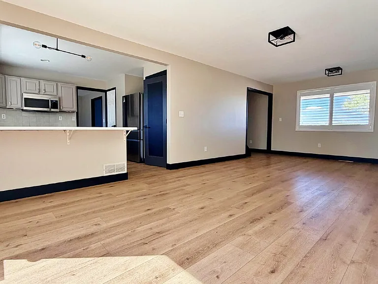 6764 Hillridge Pl — Photo 7