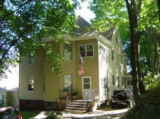 34 Windsor St, Worcester, MA 01605