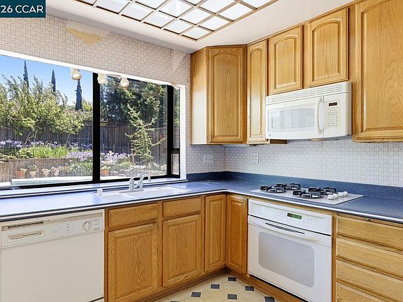 4th image of 7752 Fairoaks Dr