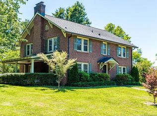 30 Pine Acre Blvd, Asheville, NC 28804