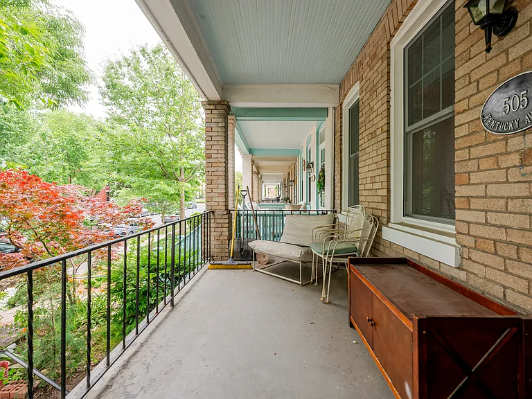 505 Kentucky Ave SE — Photo 36