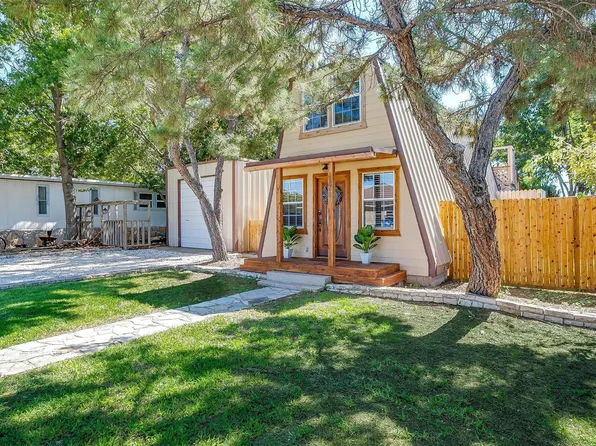 3209 Midway Ct, Granbury, TX 76049