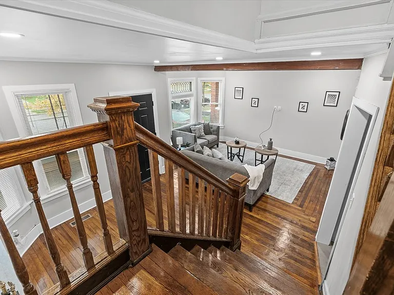1174 Seward Ave — Photo 8