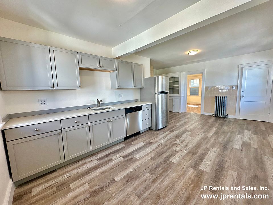 1st image of 4467 Washington St #2
