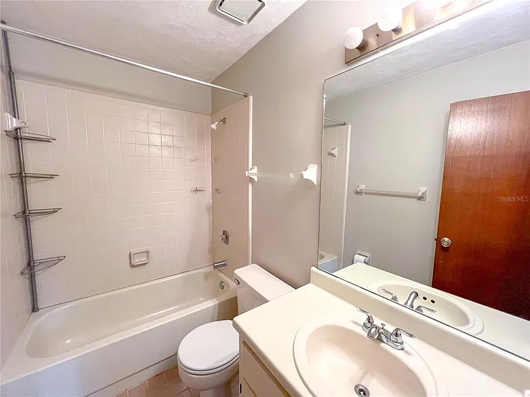 720 SW 77th Ter — Photo 11