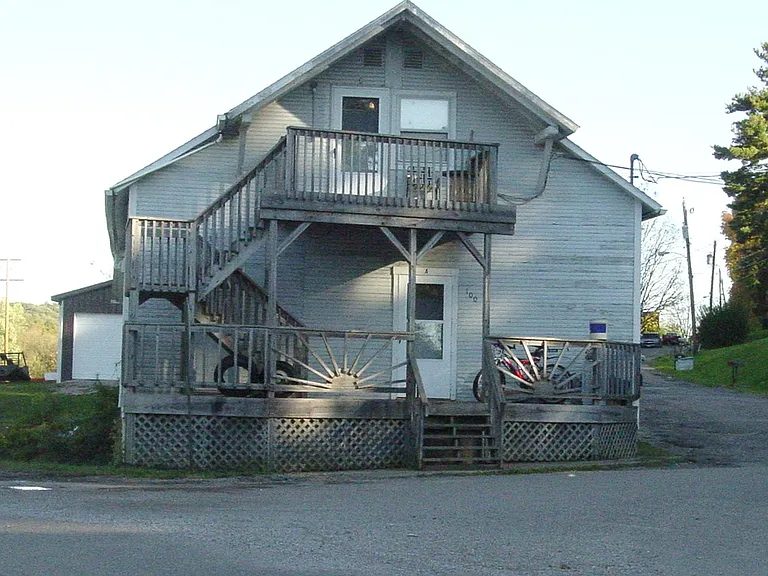 100 Robbins Rd #B — Photo 11