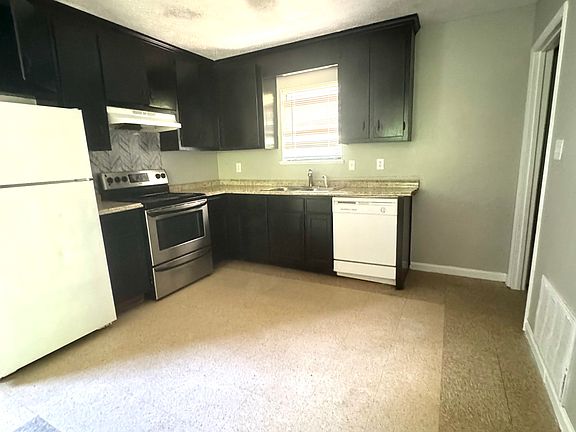 3rd image of 485 N Bluff Rd #495