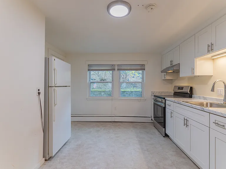 46 Aldrich Rd #A — Photo 10