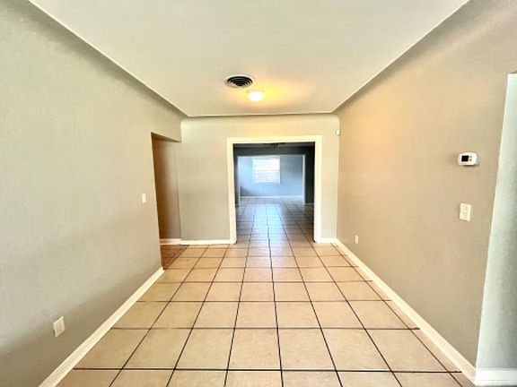 5th image of 659 62nd Ave S