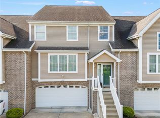 1047 Waterford Ct E, Mcmurray, PA 15317