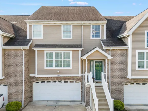 1047 Waterford Ct E, McMurray, PA 15317