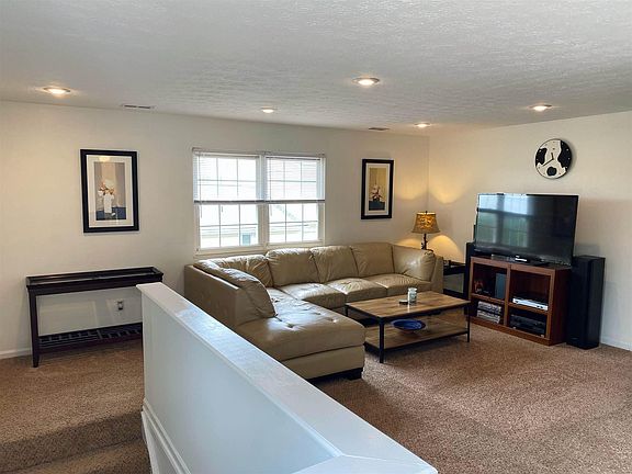 3rd image of 4241 Briarwood Dr APT 4