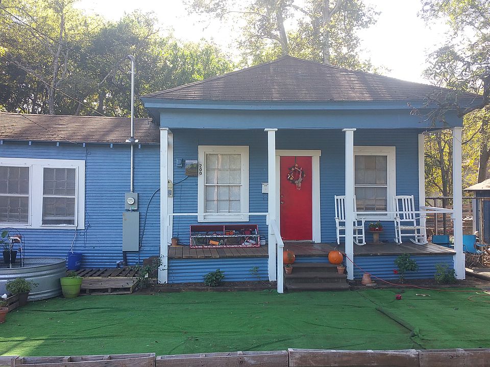 1st image of 200 Craven St