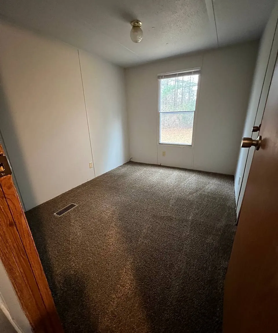 685 Julia Street - 1 — Photo 4
