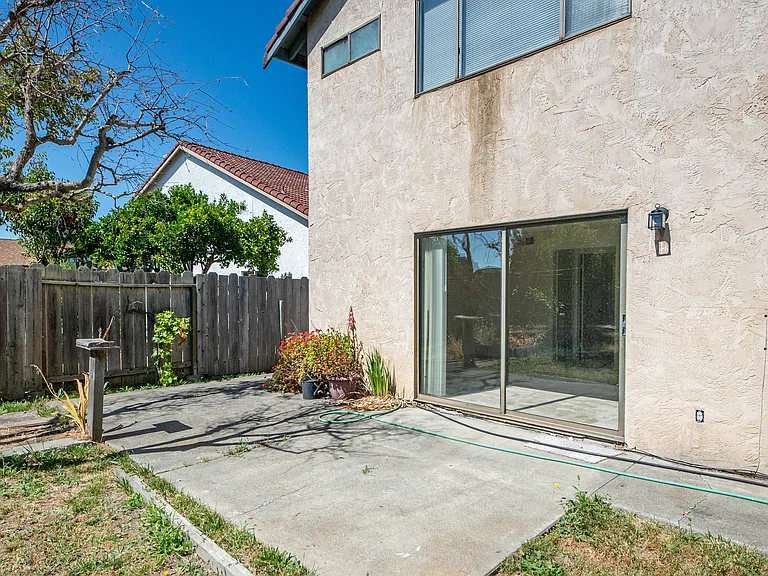321 Brookshire Ct — Photo 36