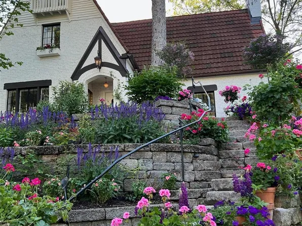 149 Valley Rd, Saint Louis, MO 63119