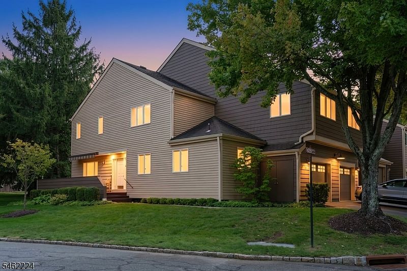 1st image of 2 Avery Ct