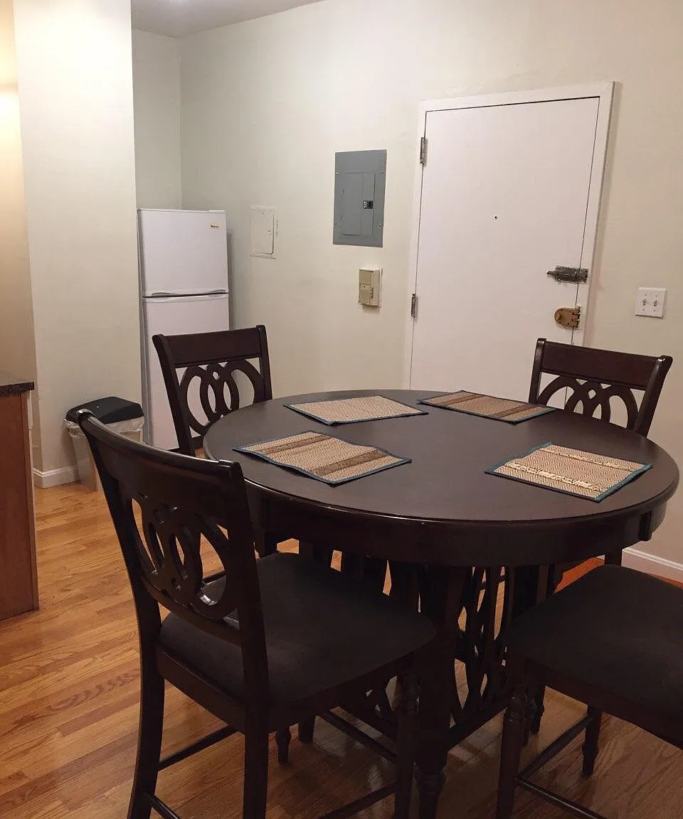 2 bed, 719 sqft, $3,700 — Photo 1