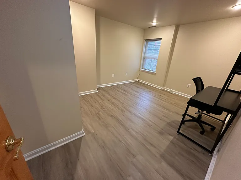 2110 Fleet St #B — Photo 9