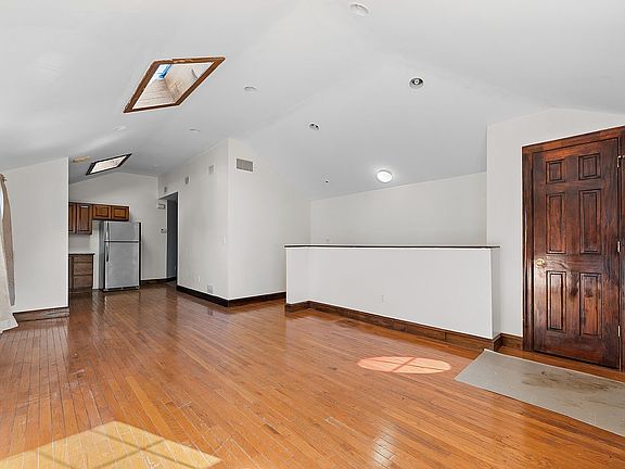 5th image of 1147 E 89th St