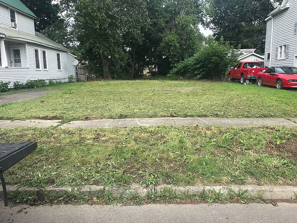 2nd image of 242 Birchwood Ave