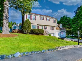 32 Westview Dr, Norwood, MA 02062