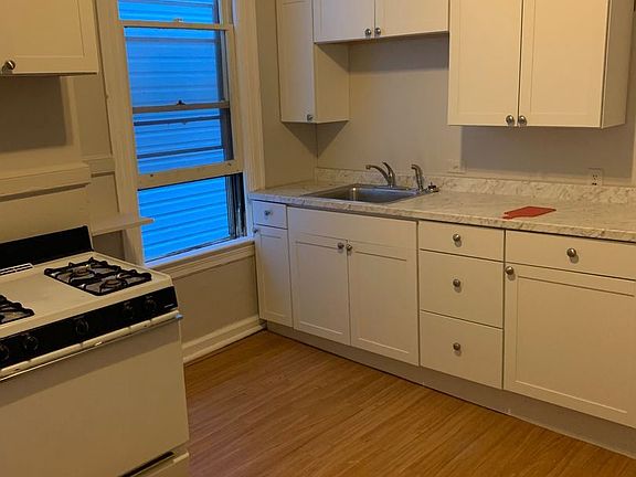 5th image of 448 Yates St #9659038