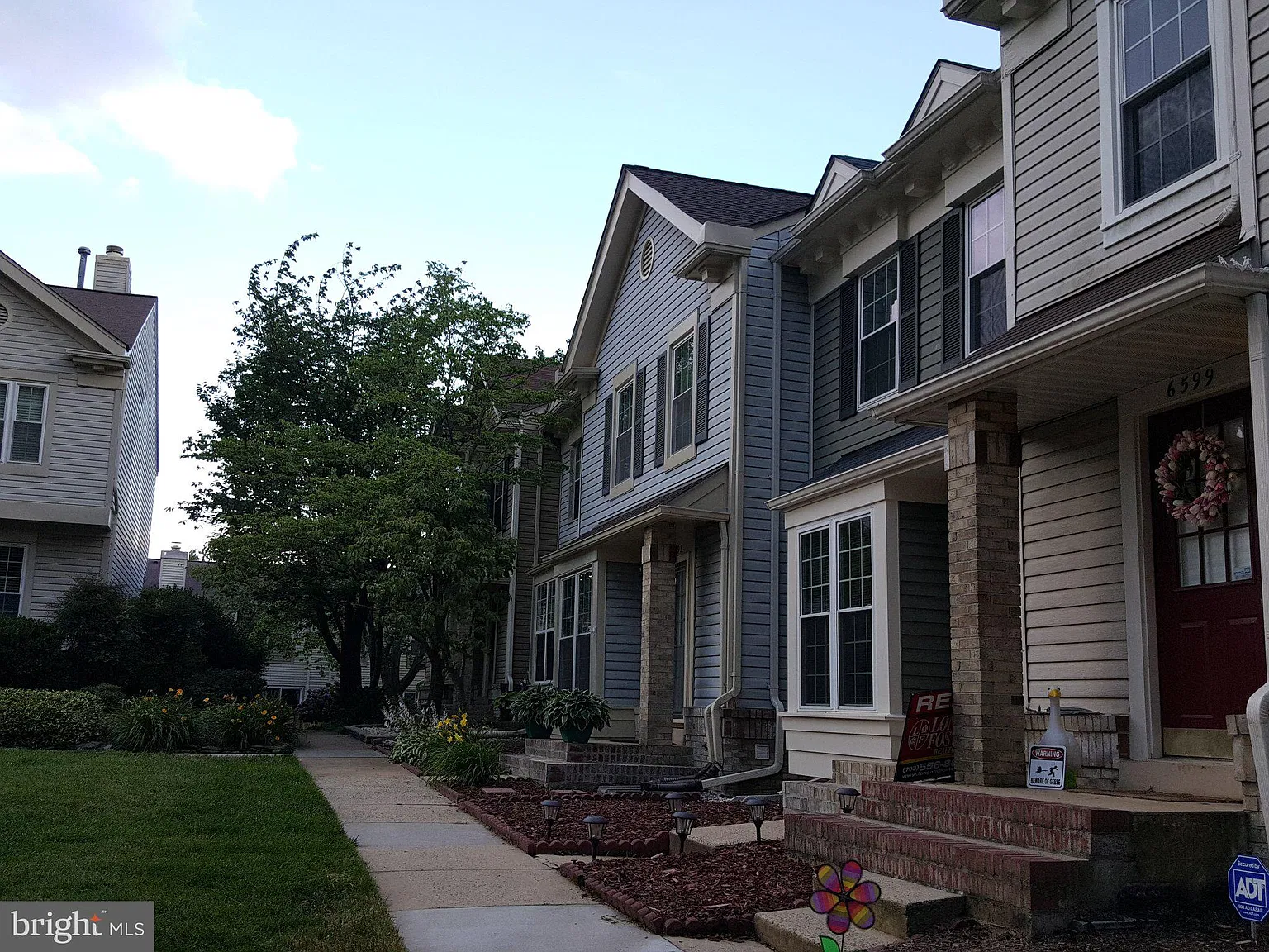 3 bed, 3.5 bath, 1704 sqft, $3,000 — Photo 2