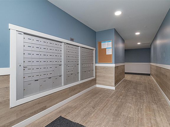 5th image of 2469 Gateway Rd #217