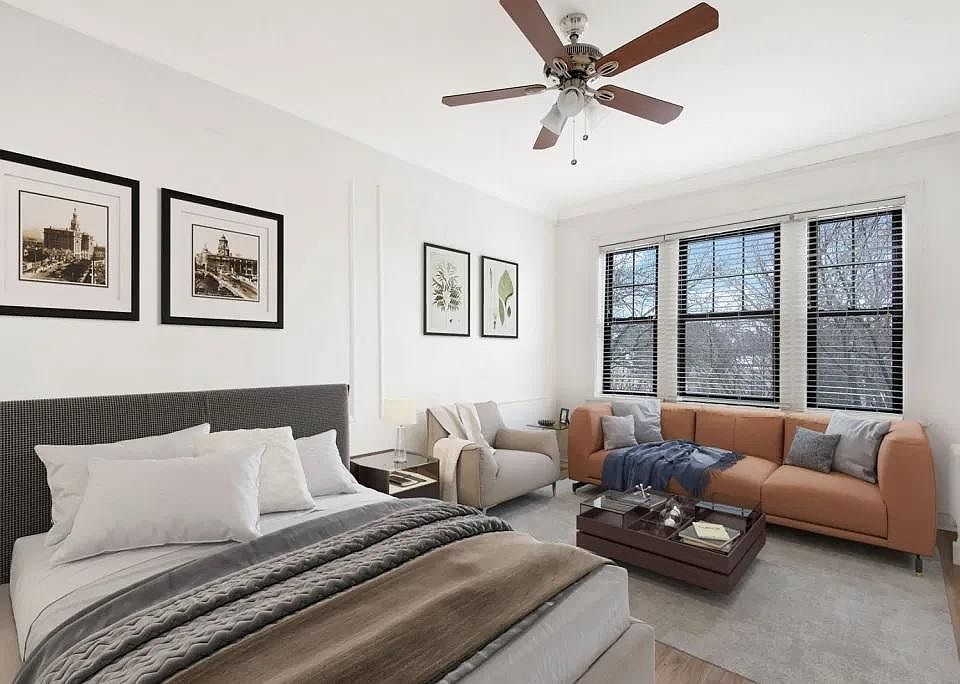 1st image of 1040 W Oakdale Ave #409