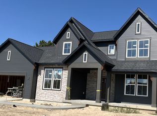 7290 Graymoor St, Caledonia, MI 49316