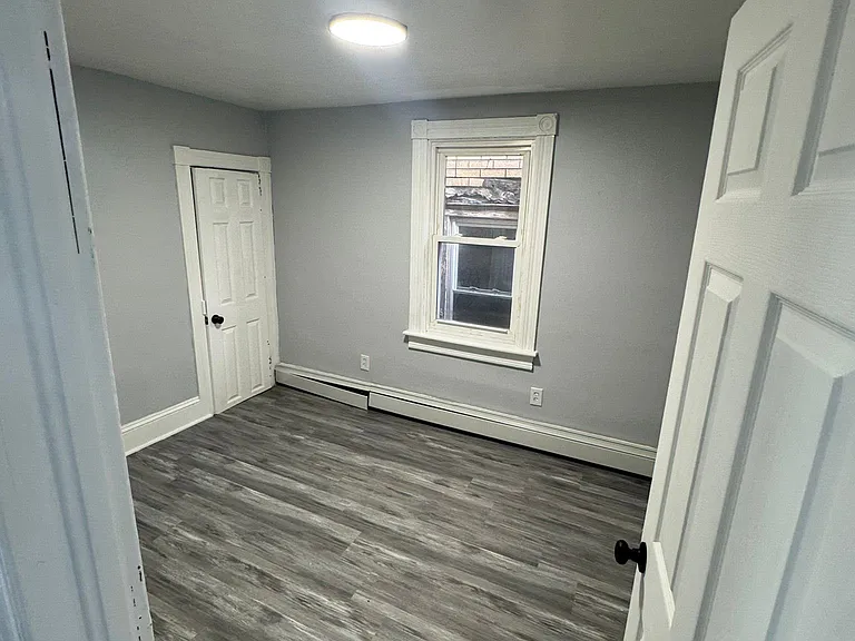 834 Ridge St — Photo 10