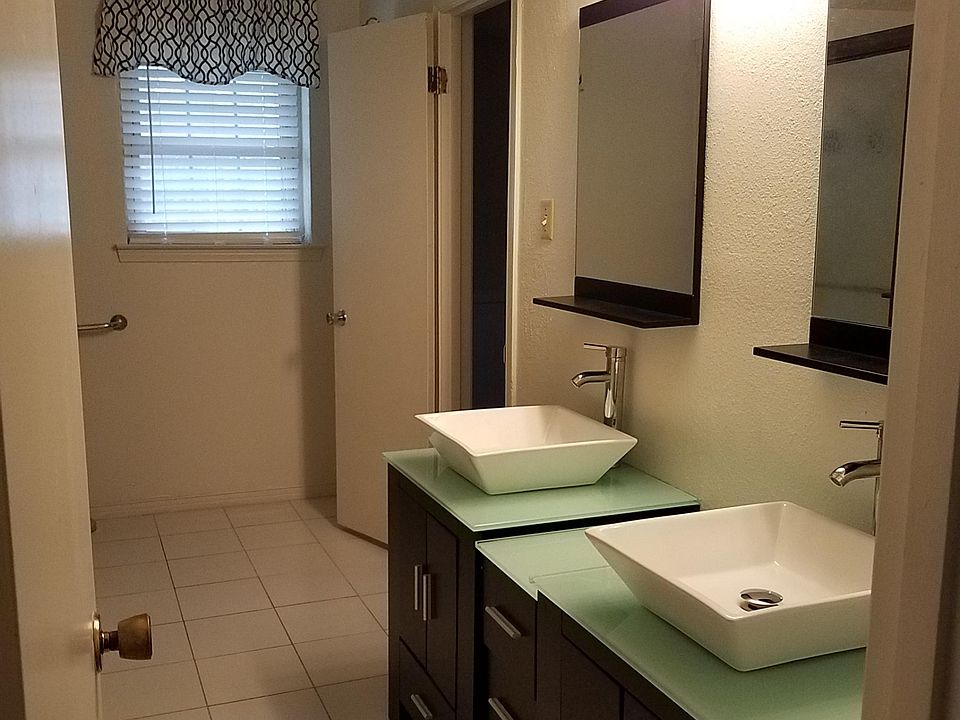 1st image of 108 Charles St