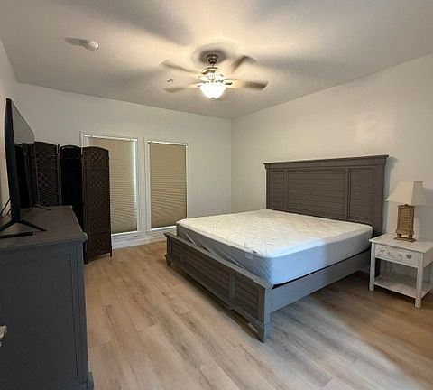 4th image of 516 Water St #516