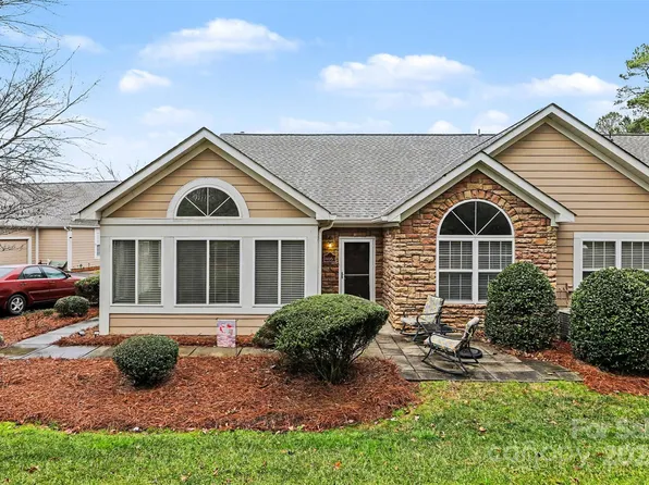 8051 Sultana Cir, Charlotte, NC 28227