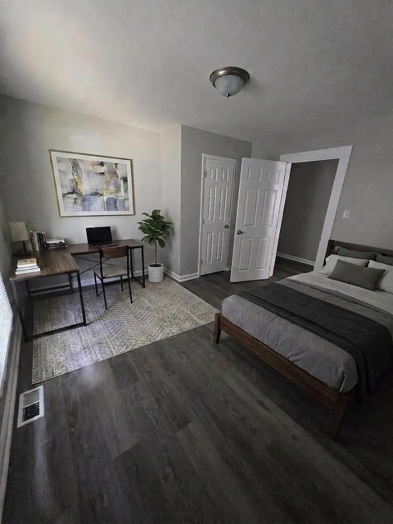 1309 Pershing St — Photo 3