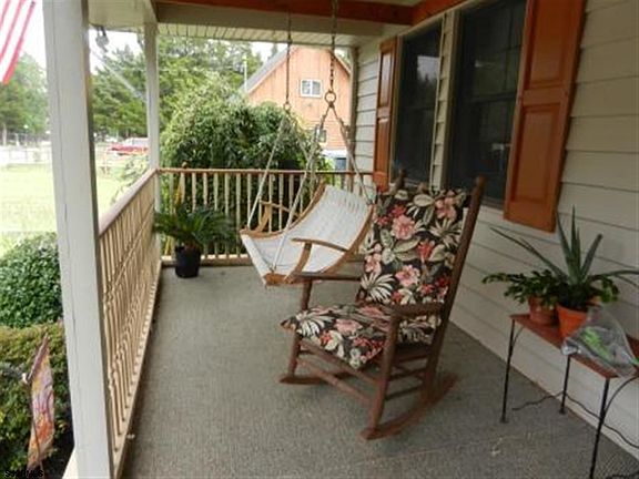 2nd image of 720 E Belmar Ave
