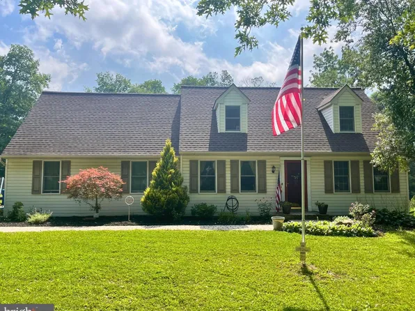 230 Dove Dr, Honey Brook, PA 19344