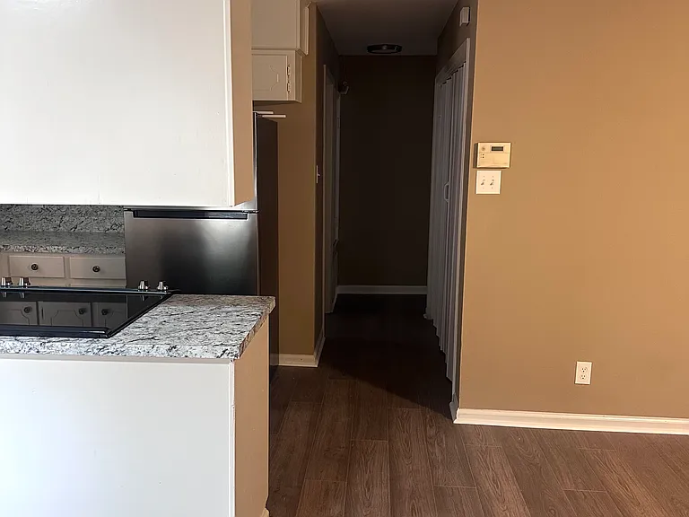 4936 Longview Dr — Photo 3