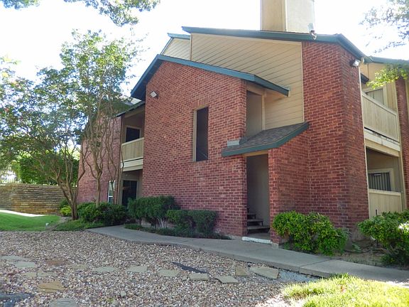 2nd image of 8601 Park Ln APT 422
