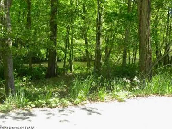 9 Marshalls Creek Rd, East Stroudsburg, PA 18302