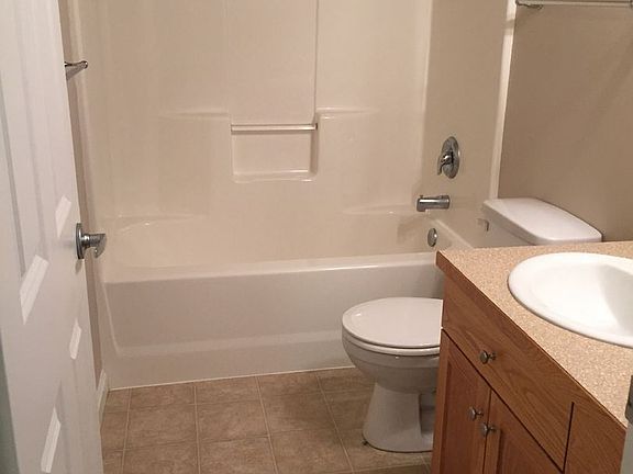 5th image of 1144 42nd Ave W Unit D