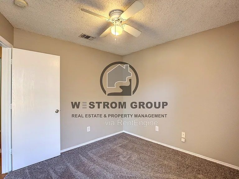 2363 Laurelhill Ln — Photo 29