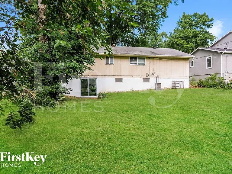 9309 Farley Ave — Photo 14