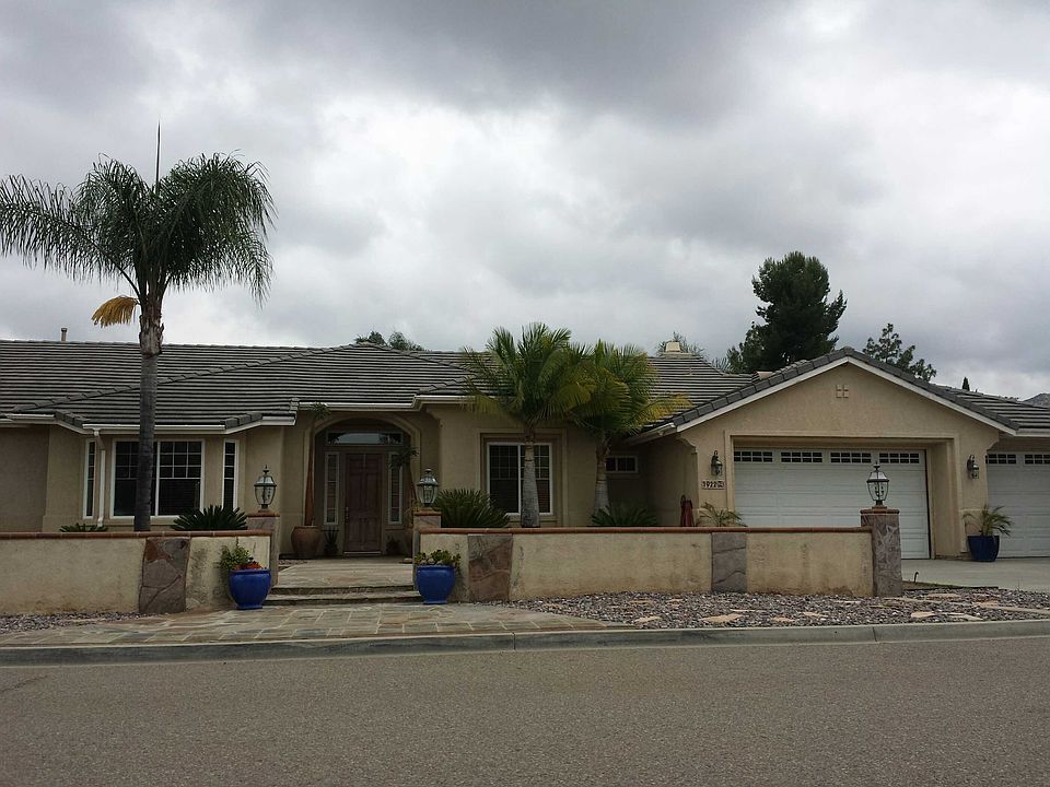 2nd image of 1922 Fernbrook Ct