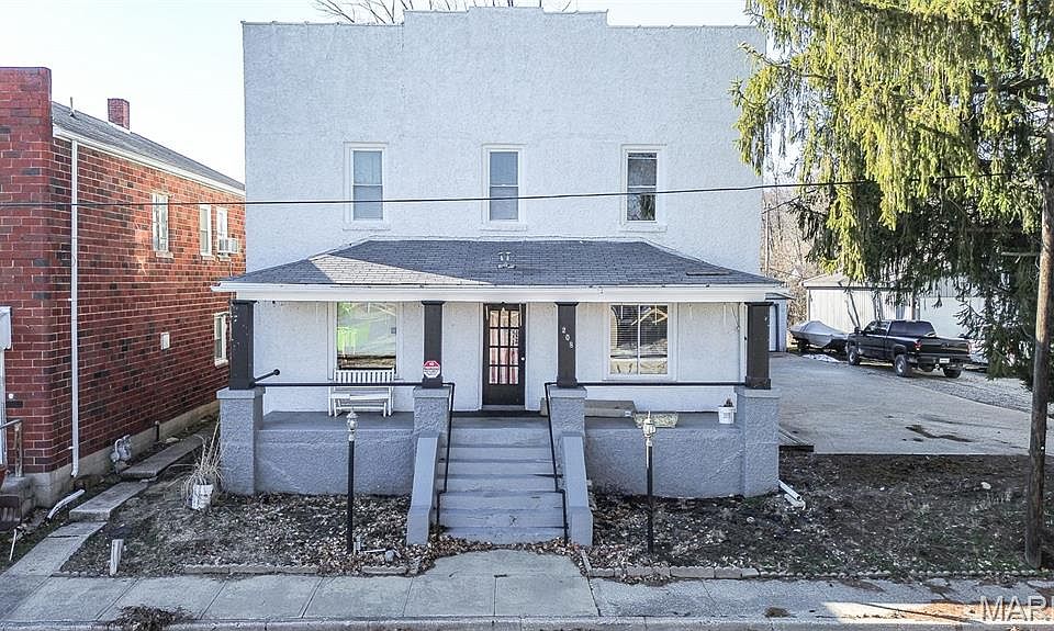 1st image of 208 N County Rd