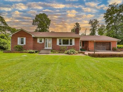 76 Hawks Schoolhouse Rd, Bloomsbury, NJ, 08804