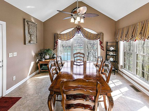3rd image of 200 Stony Rock Ln