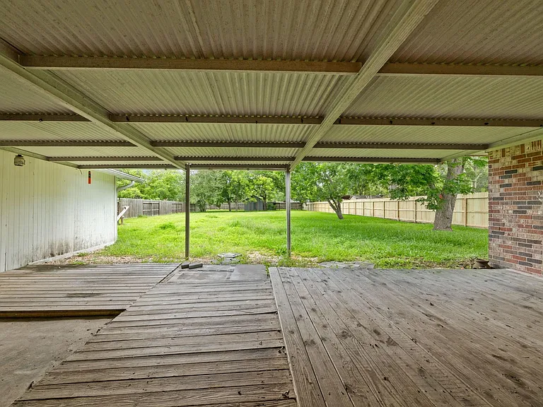 120 Texas Ave — Photo 26