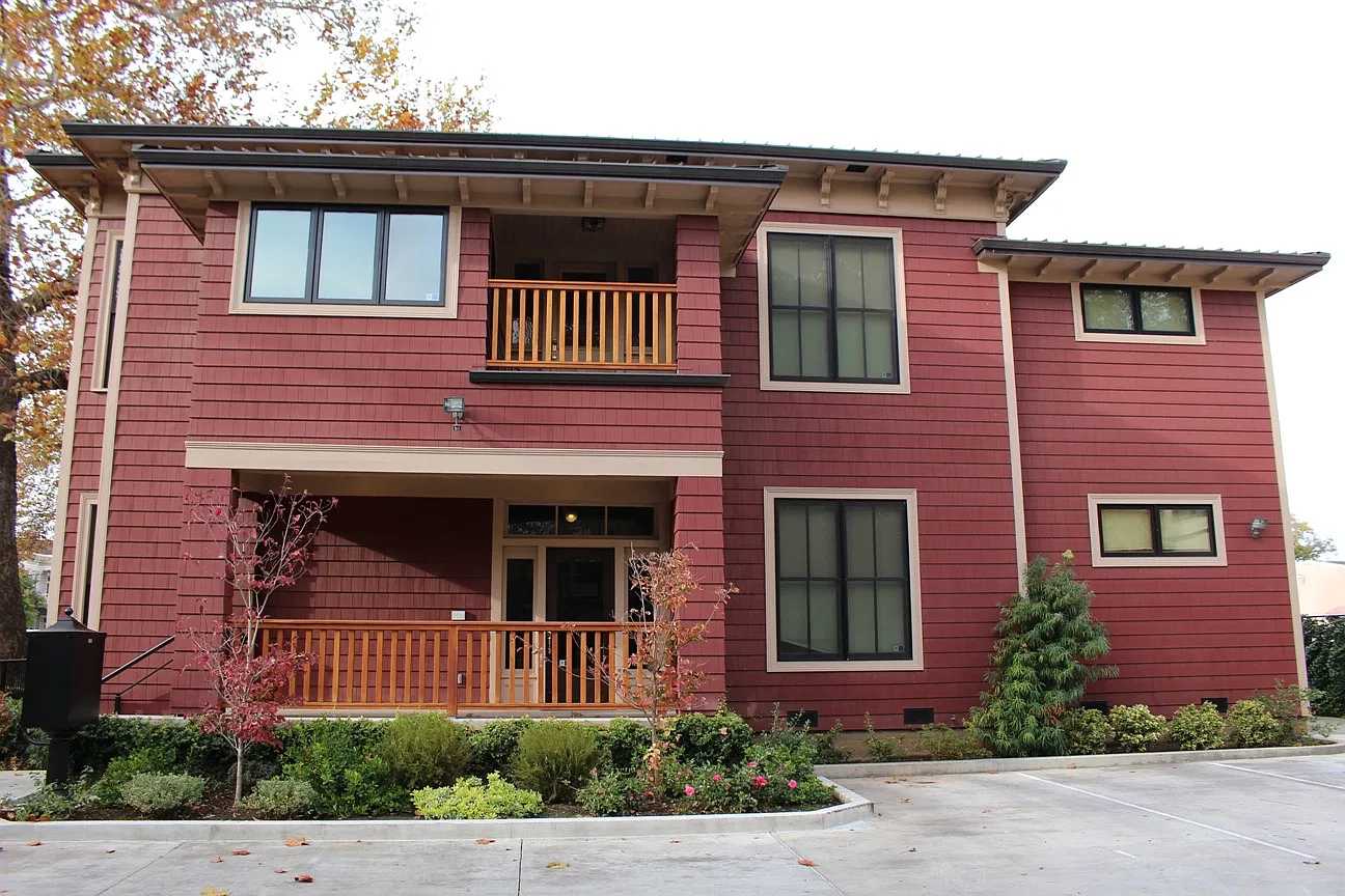 327 Normal Ave - Unit 1 — Photo 2